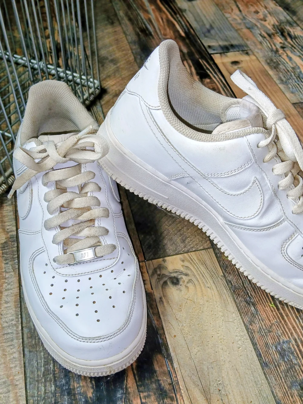 Men's Nike Air Force 1 Sneakers Size 8